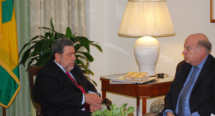 PM Gonsalves meets with OAS Secretary General, Jose Miguel Insulza.