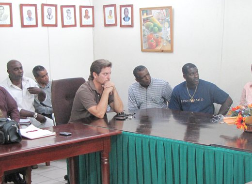 Cacao farmers, and officials from the Ministry of Agriculture and the Cocoa Company met on Tuesday. 