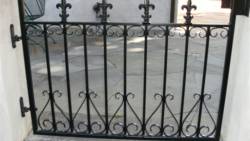 The woman said the man rattled the gate of her patio. (Internet photo)