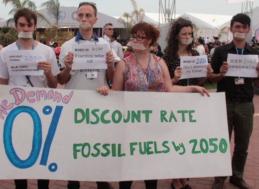 Activists demonstrate on the sidelines of the world climate change talks in Lima, Peru. (Photo: CMC/IWN)