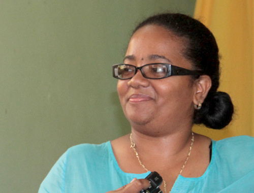 Sen. Gonsalves wants opposition senator, Vynnette Frederick, to say if she agrees with the contents of the email. (IWN photo(
