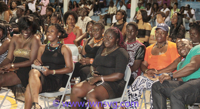 Patrons at the show. (IWN photo)