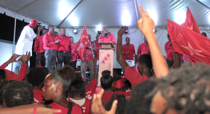 The crowd reacts during Carlos James' address on Sunday. (IWN photo)