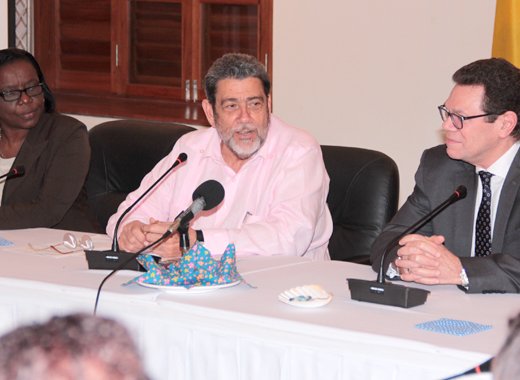From left: Laura Anthony-Browne, director of planning in the Ministry of Finance and Economic Planning; Prime Minister Dr. Ralph Gonsalves; Dr. Warren Smith, president of the Caribbean Development Bank. (IWN photo)