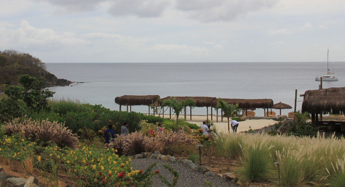 L'anse Guyac, one of the beaches to which residents of Canouan want land access. (IWN photo)