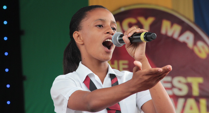 Tia Wyllie edged out her schoolmate by a single point. (IWN photo)