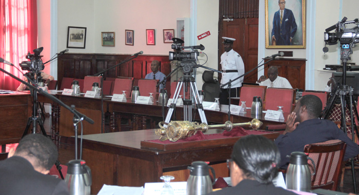 0129 Empty opposition benches