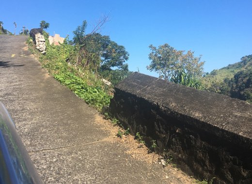 The section of the road in Coulls Hill in April 2017. (iWN photo)