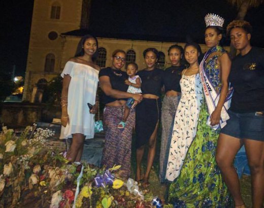 Miss SVG 2017, Jimelle Roberts and some of her friends, including Miss SVG 2014, Shadeisha George visited the grave of Karissa Clarke after Roberts' crowning Saturday night. (Photo: Facebook)