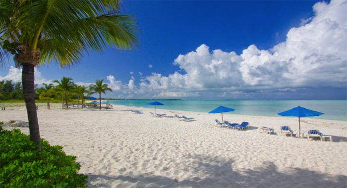 A typical Bahamian beach