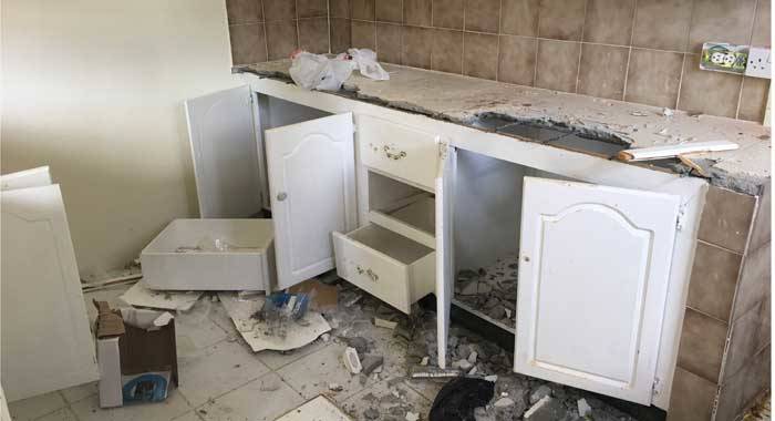 The managers met extensive damage to the apartment after the tenant left. (iWN photo)
