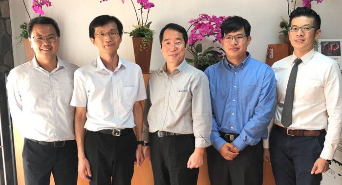 From left: Tsu-Wei Kao, Dr. Wen-Cheng Wang, Ambassador Calvin C.H. Ho, Yu-Che Huang and Shih-Heng Hung.