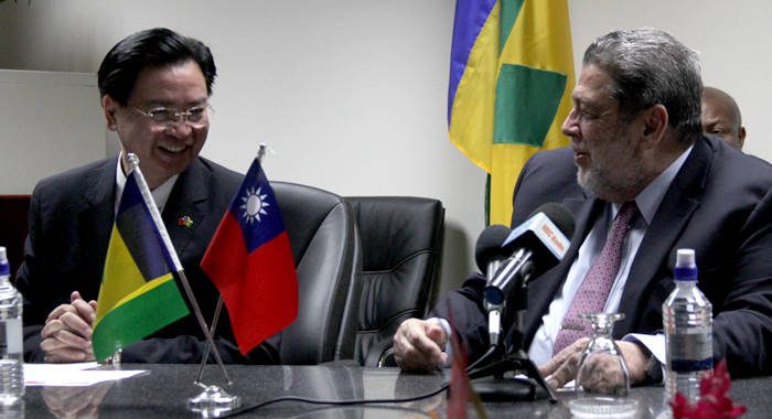Taiwan’s Minister of Foreign Affairs, Jaushieh Joseph Wu, left, and Prime Minister of SVG Ralph Gonsalves at Wednesday's press briefing in Kingstown. (iWN photo)