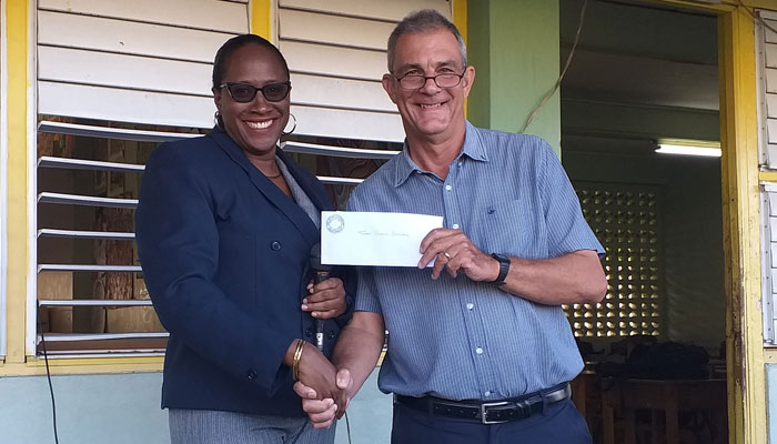 Download Teachers Credit Union donates to secondary school athletics | iWitness News