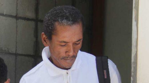 Shoplifter Peter Da Souza on his way to prison. (iWN Photo)