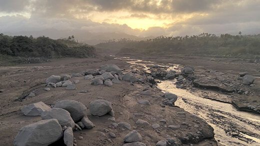 Rabacca Dry River, with La Soufriere in the background. (iWN photo)