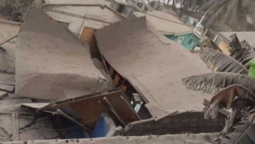 A roof in Sandy Bay collapsed under the weight of the volcanic ash.
(Photo: Facebook/Bryan Alexander)