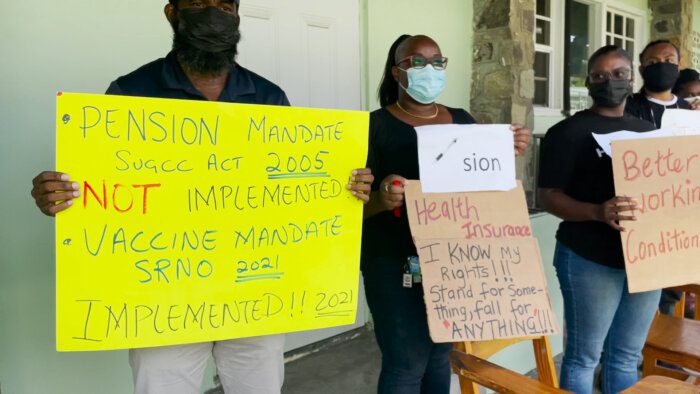 Some lecturers at the Technical College held a demonstration on Friday, Nov. 19, 2021, as the vaccine mandate came into force. (iWN photo)