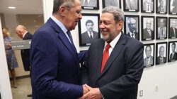 Russia's Foreign Minister, Sergey Lavrov, left and Prime Minister of St. Vincent and the Grenadine at the United Nations on Sept. 22, 2022. (Photo: Twitter/MFA Russia)