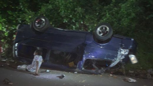The van at the scene of the accident. (Photo: SVGTV)