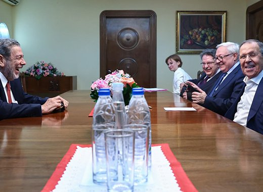 Prime Minister of St. Vincent and the Grenadines Ralph Gonsalves, left, and Russian Foreign Minister Sergey Lavrov at their meeting in Venezuela on Tuesday, April 18, 2023. (Photo: Twitter/MFA Russia) 

