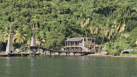 An internet photo a part of the set of Pirates Of The Caribbean: Curse of the Black Pearl shortly after it was filmed in 2003.