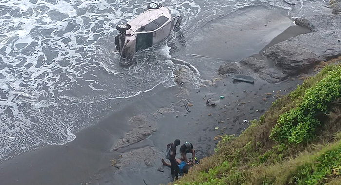 Police assist the injured motorist in Peruvian Vale on Monday, March 4, 2024.