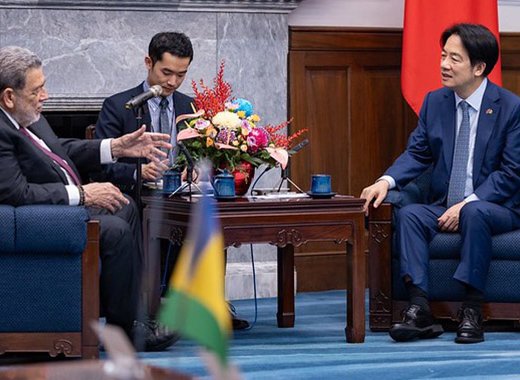 Prime Minister of St. Vincent and the Grenadines Ralph Gonsalves, left, and  President of Taiwan, Lai Ching-te hold talks in Taiwan on May 21, 2024. (Photo: Office of the President, Taiwan.) 