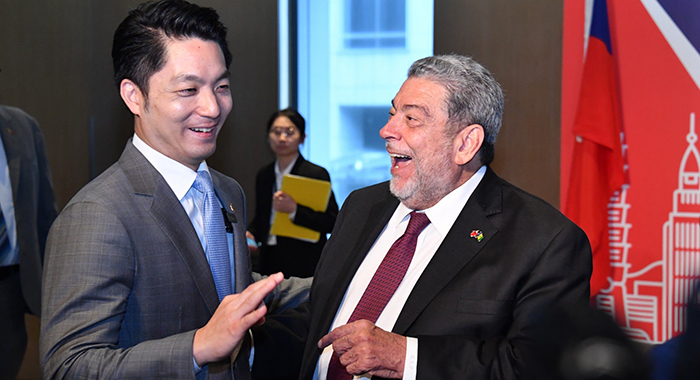 Prime Minister of St. Vincent and the Grenadines, Ralph Gonsalves, right,  interacts with Taipei Major Wayne Chiang in Taipei on Tuesday, May 21, 2024. (Photo: Taipei City Government) 