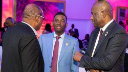 Grenada’s Prime Minister Dickon Mitchel, centre, in discussions with his counterparts from Antigua and Barbuda, Gaston Browne, left, and Dominica, Roosevelt Skerrit, in Grenada on Tuesday, July 29, 2025. (Photo: Afreximbank)