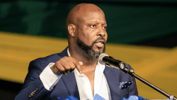 Minister of Tourism, Carlos James.