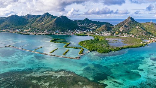 Union Island, with Ashton Lagoon in the foreground.