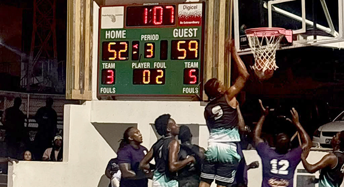 Court Kings vs Smokin' Aces.