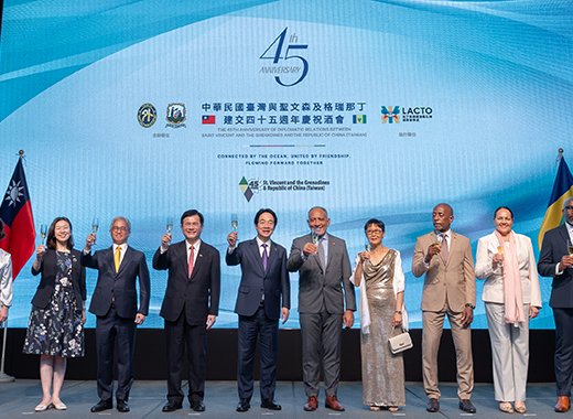 Prime Minister of St. Vincent and the Grenadines, Godwin Friday, Taiwan President Lai Ching-te and officials from both countries toast the 45 years of diplomatic relations in Taipei on Wednesday, Aug. 12, 2026. (Photo: Office of the President, Republic of China)