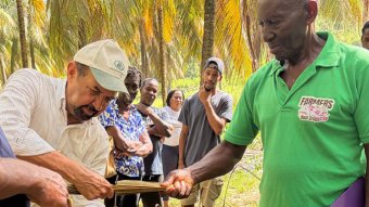 Abel Reboucas Sao Jose leading the training.